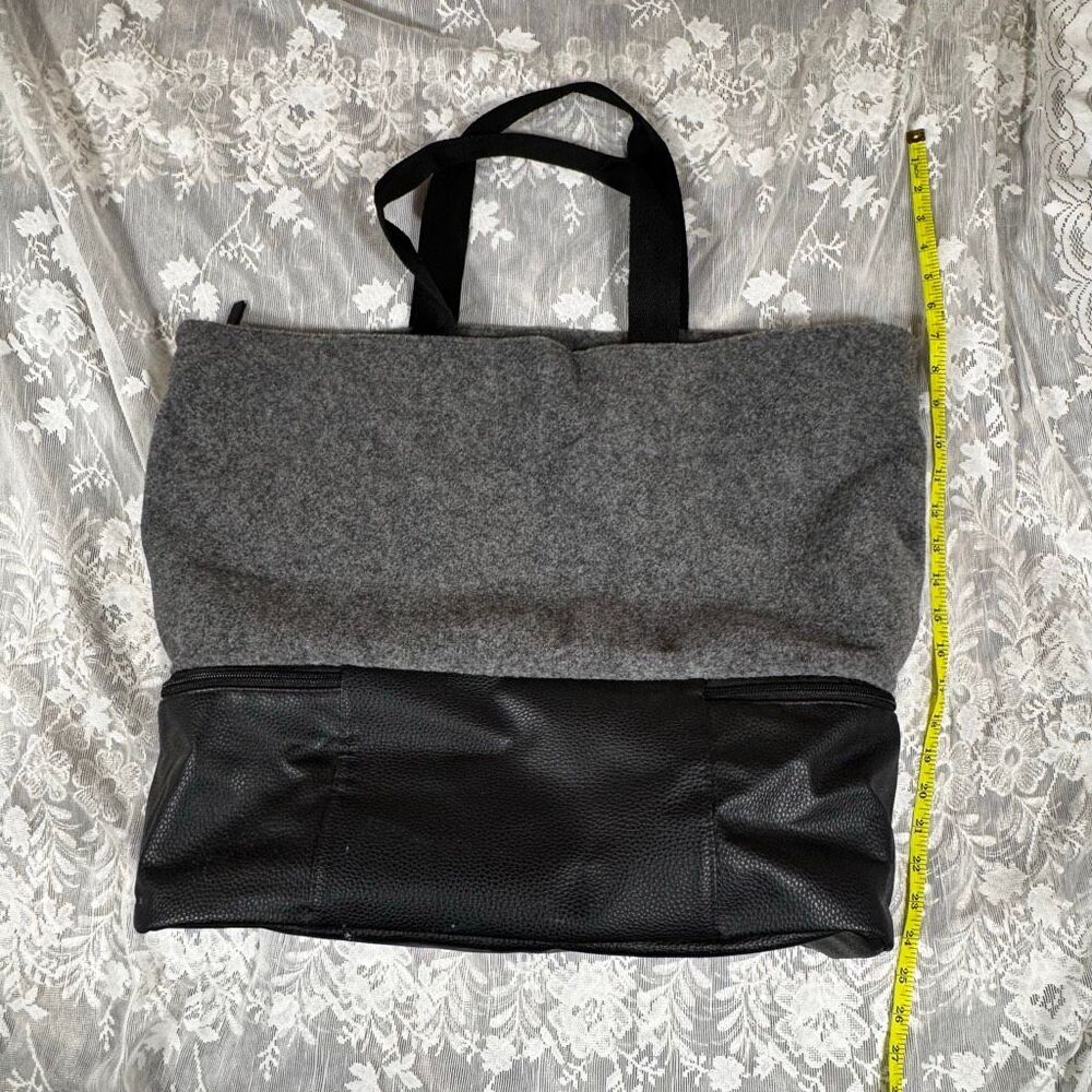 DSW Designer Shoe Warehouse Gray Wool & Black Faux Leather Large Tote Bag | Top - Picture 3 of 6
